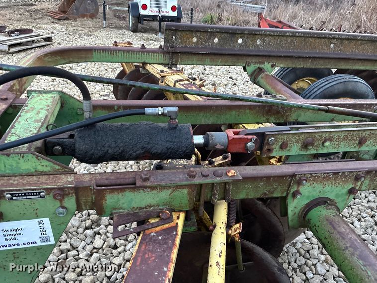 image for item EE4136 John Deere 210 double off-set disk