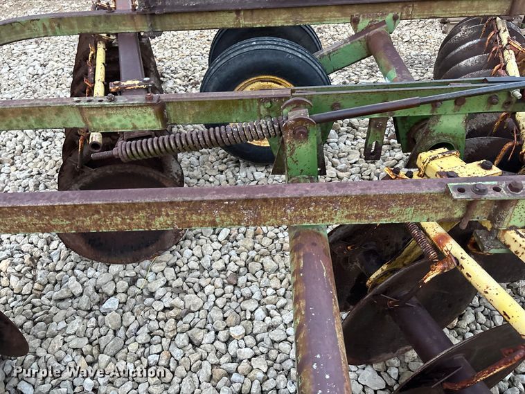 image for item EE4136 John Deere 210 double off-set disk