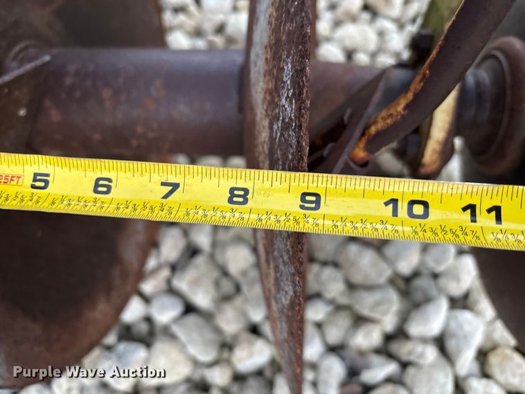 image for item EE4136 John Deere 210 double off-set disk