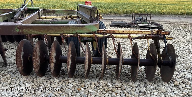 image for item EE4136 John Deere 210 double off-set disk