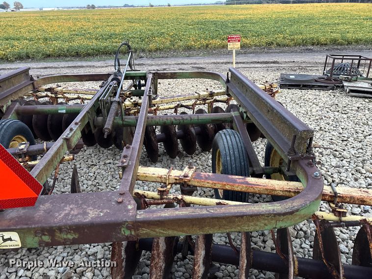 image for item EE4136 John Deere 210 double off-set disk