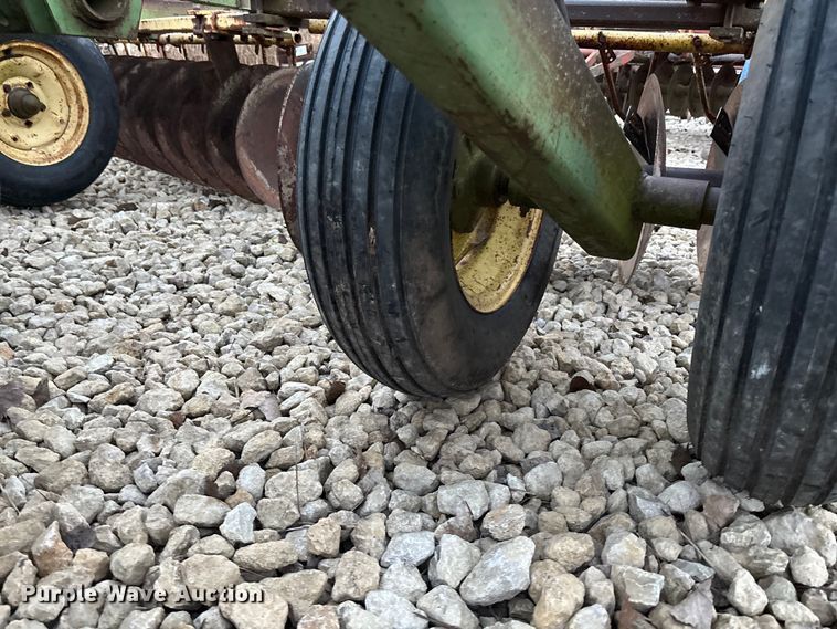 image for item EE4136 John Deere 210 double off-set disk