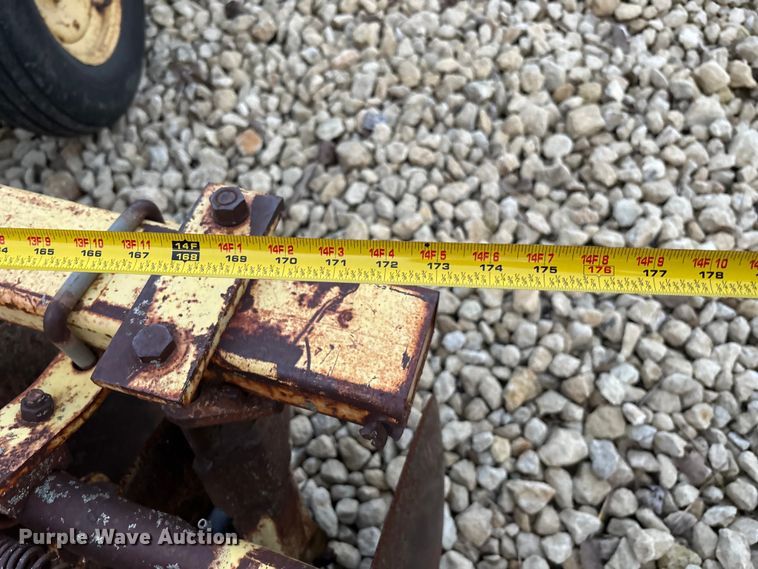 image for item EE4136 John Deere 210 double off-set disk