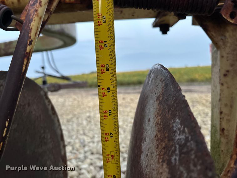 image for item EE4136 John Deere 210 double off-set disk