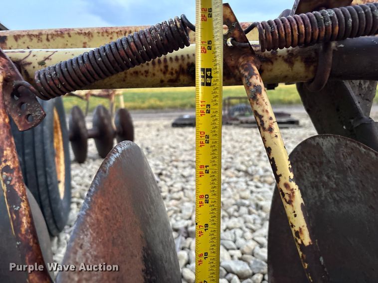 image for item EE4136 John Deere 210 double off-set disk