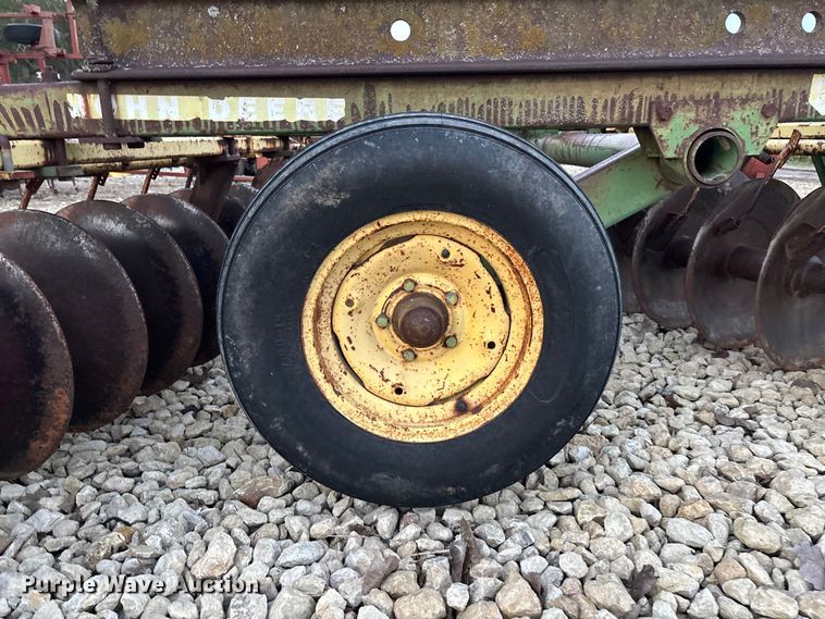 image for item EE4136 John Deere 210 double off-set disk