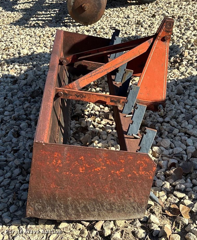 image for item EE4139 Box blade