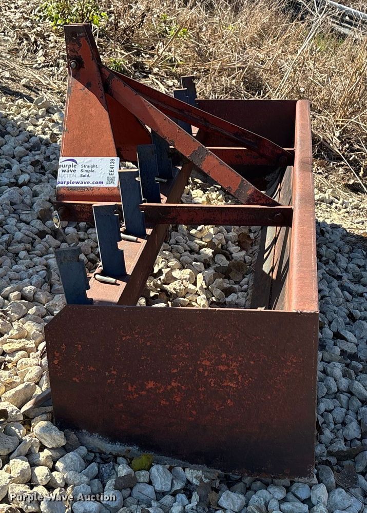 image for item EE4139 Box blade