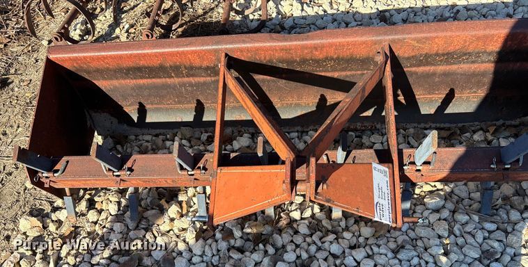 image for item EE4139 Box blade