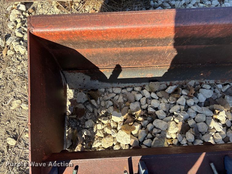 image for item EE4139 Box blade