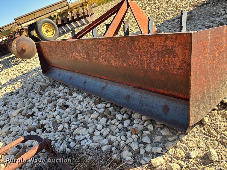 image for item EE4139 Box blade