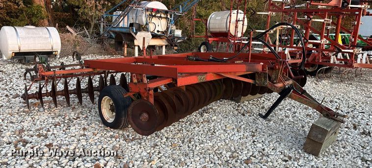 image for item EE4210 International harvester Disc tandem disk
