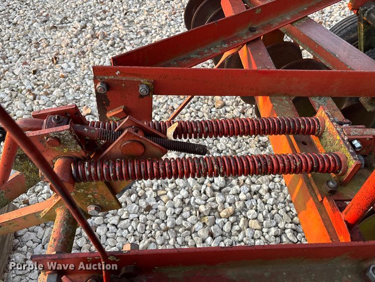 image for item EE4210 International harvester Disc tandem disk