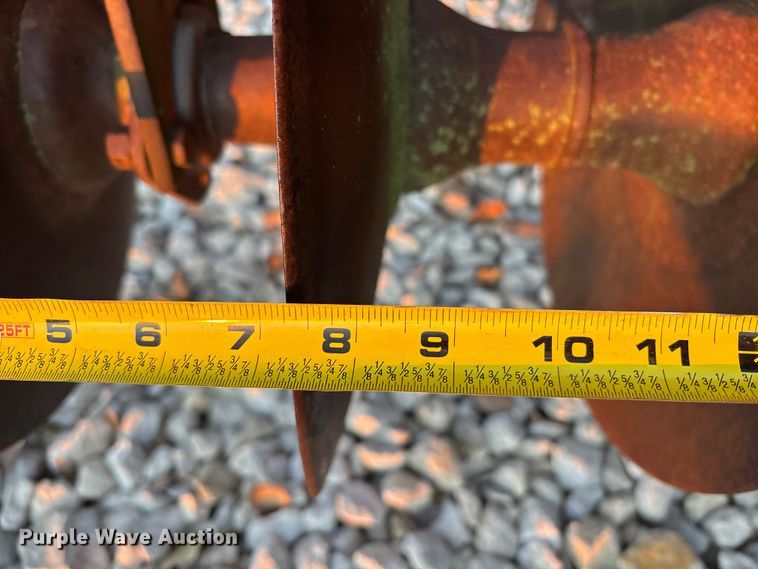 image for item EE4210 International harvester Disc tandem disk