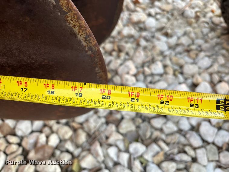 image for item EE4210 International harvester Disc tandem disk