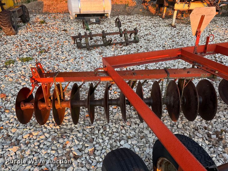 image for item EE4210 International harvester Disc tandem disk