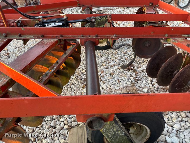 image for item EE4210 International harvester Disc tandem disk