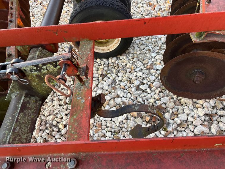 image for item EE4210 International harvester Disc tandem disk