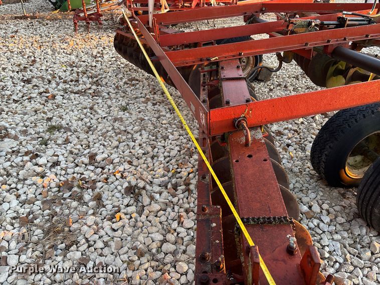 image for item EE4210 International harvester Disc tandem disk