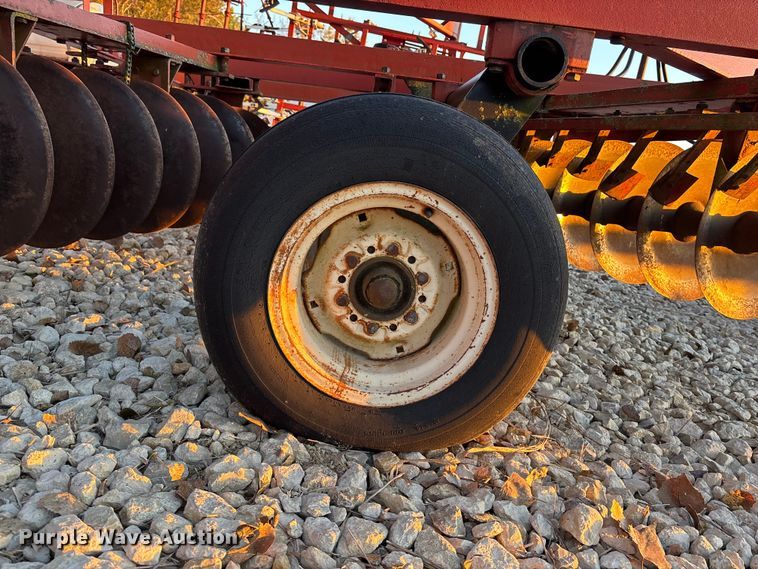 image for item EE4210 International harvester Disc tandem disk