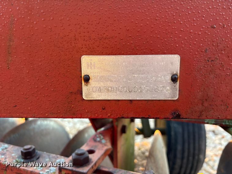image for item EE4210 International harvester Disc tandem disk