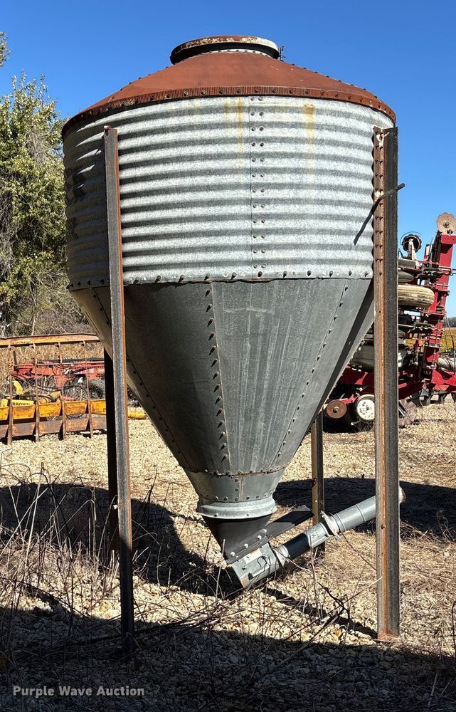 image for item EE4218 Butler Bulk-O-Matic  grain bin