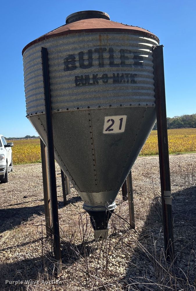 image for item EE4218 Butler Bulk-O-Matic  grain bin