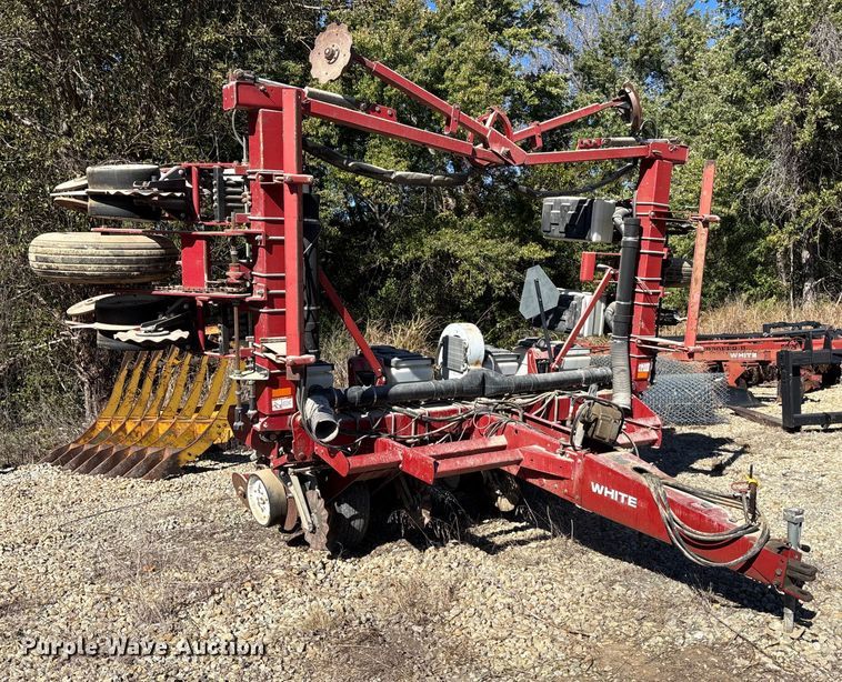 image for item EE4219 White 6100 planter