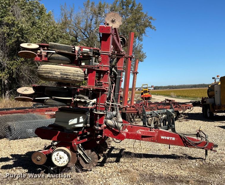 image for item EE4219 White 6100 planter