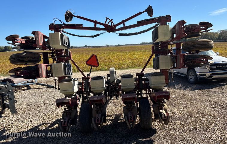 image for item EE4219 White 6100 planter