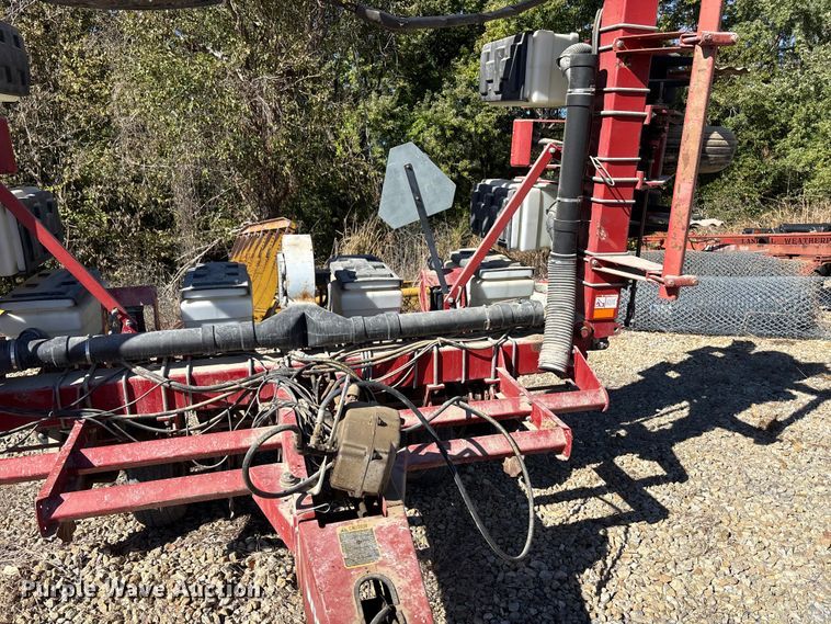 image for item EE4219 White 6100 planter