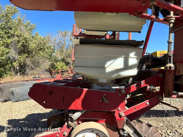 image for item EE4219 White 6100 planter