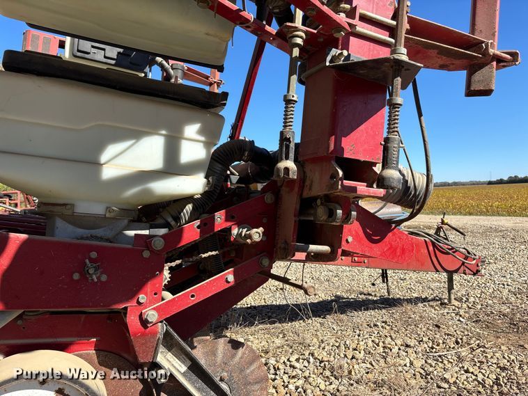 image for item EE4219 White 6100 planter