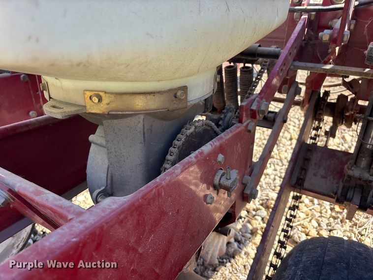 image for item EE4219 White 6100 planter