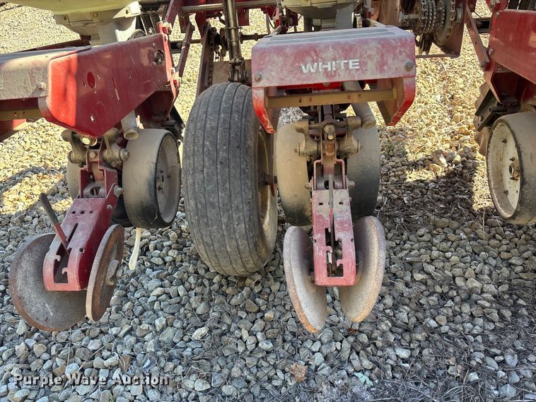 image for item EE4219 White 6100 planter