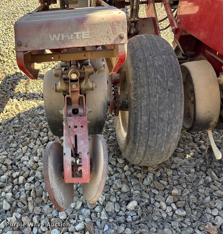 image for item EE4219 White 6100 planter