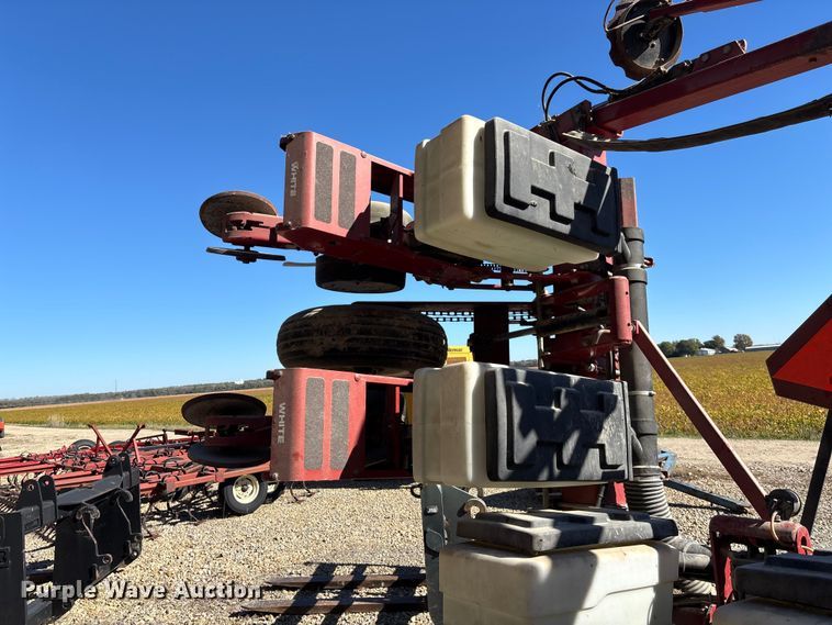 image for item EE4219 White 6100 planter