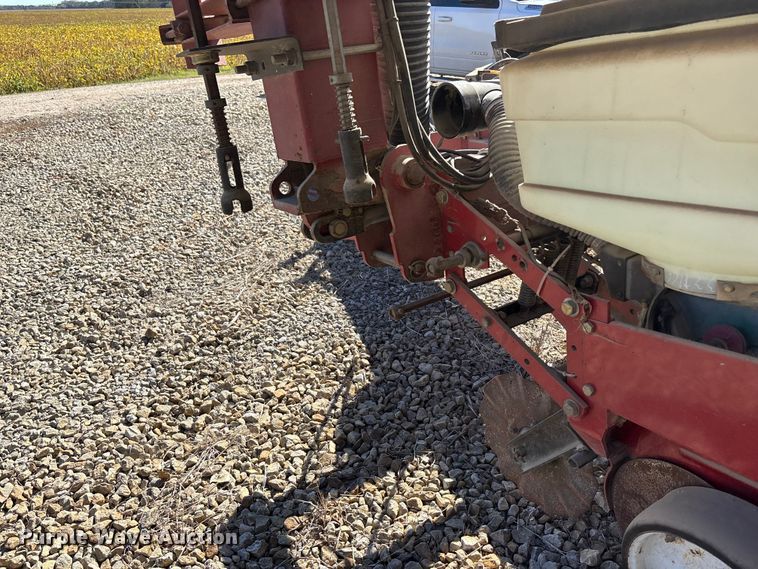 image for item EE4219 White 6100 planter