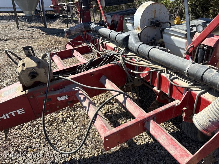 image for item EE4219 White 6100 planter