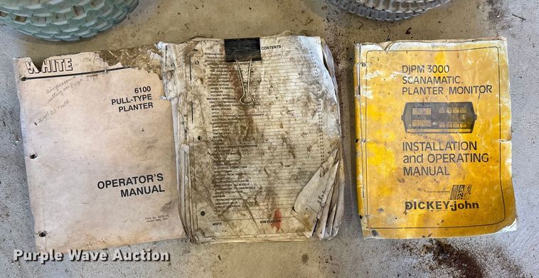 image for item EE4219 White 6100 planter