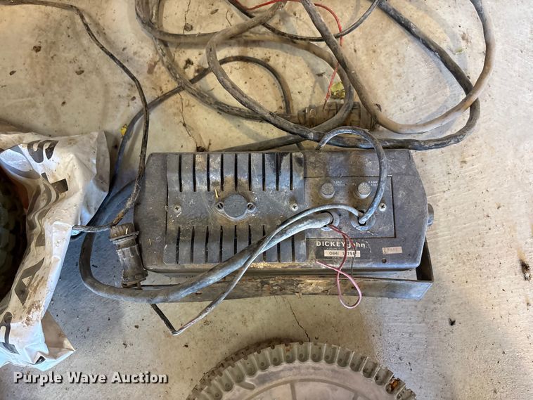 image for item EE4219 White 6100 planter