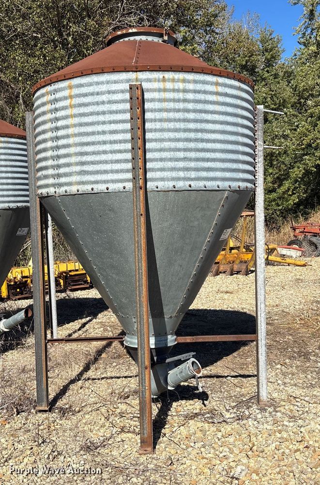 image for item EE4237 Butler Bulk-O-Matic grain bin