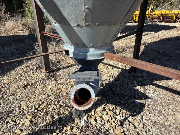 image for item EE4237 Butler Bulk-O-Matic grain bin