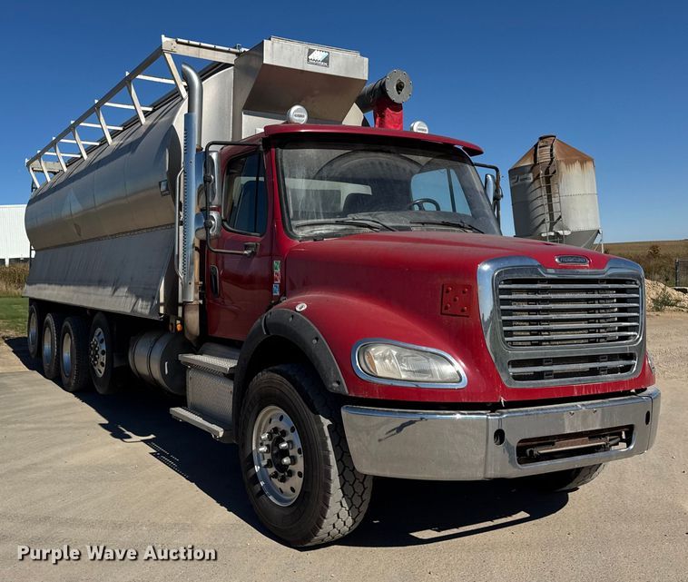 image for item EF2199 2014 Freightliner Business Class M2 feed delivery truck