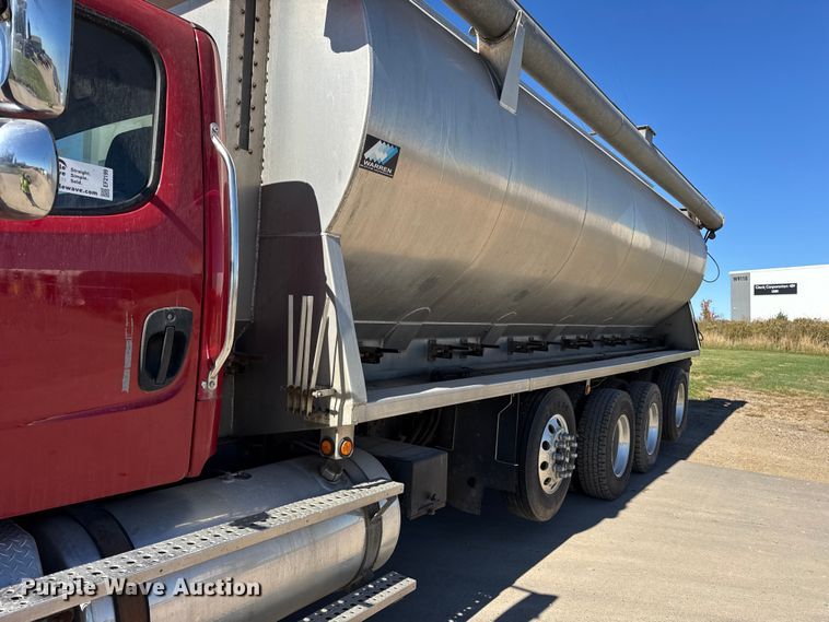 image for item EF2199 2014 Freightliner Business Class M2 feed delivery truck