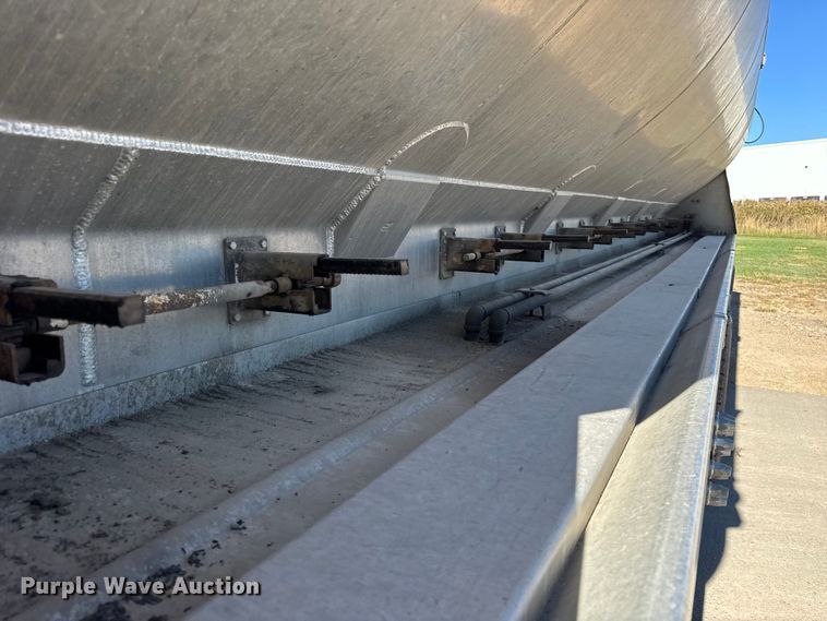 image for item EF2199 2014 Freightliner Business Class M2 feed delivery truck