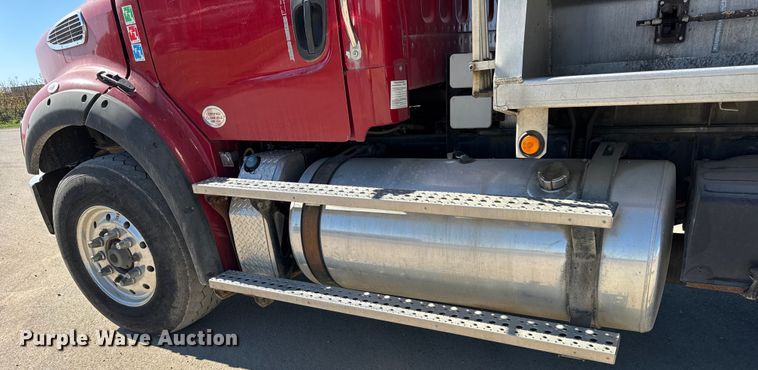 image for item EF2199 2014 Freightliner Business Class M2 feed delivery truck