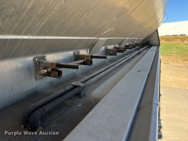 image for item EF2199 2014 Freightliner Business Class M2 feed delivery truck