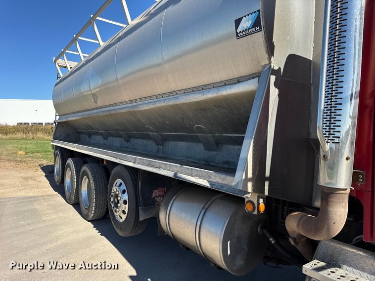 image for item EF2199 2014 Freightliner Business Class M2 feed delivery truck