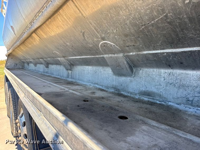 image for item EF2199 2014 Freightliner Business Class M2 feed delivery truck